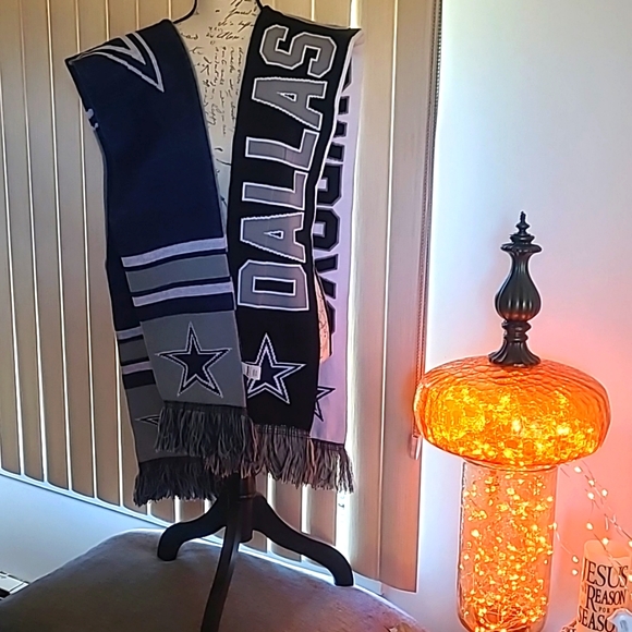 Two different Dallas Cowboy Winter Scarfs NEW - Picture 4 of 4